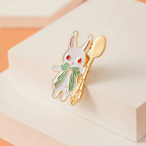 Pin decorativo de Conejo Blanco - Inspirado en Alicia en el País de las Maravillas