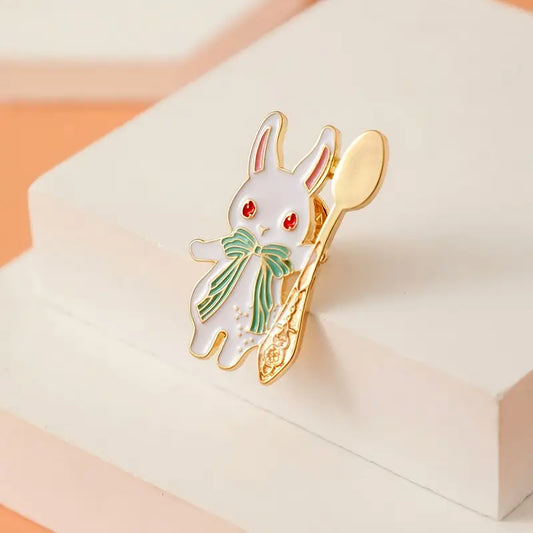 Pin decorativo de Conejo Blanco - Inspirado en Alicia en el País de las Maravillas